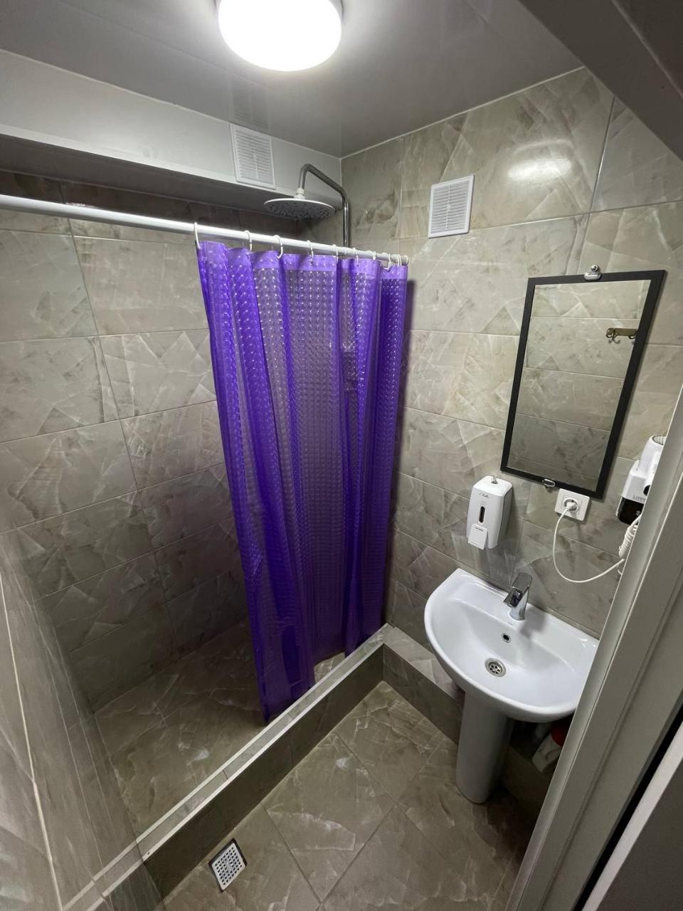 אלמטי Hostel Nomad מראה חיצוני תמונה